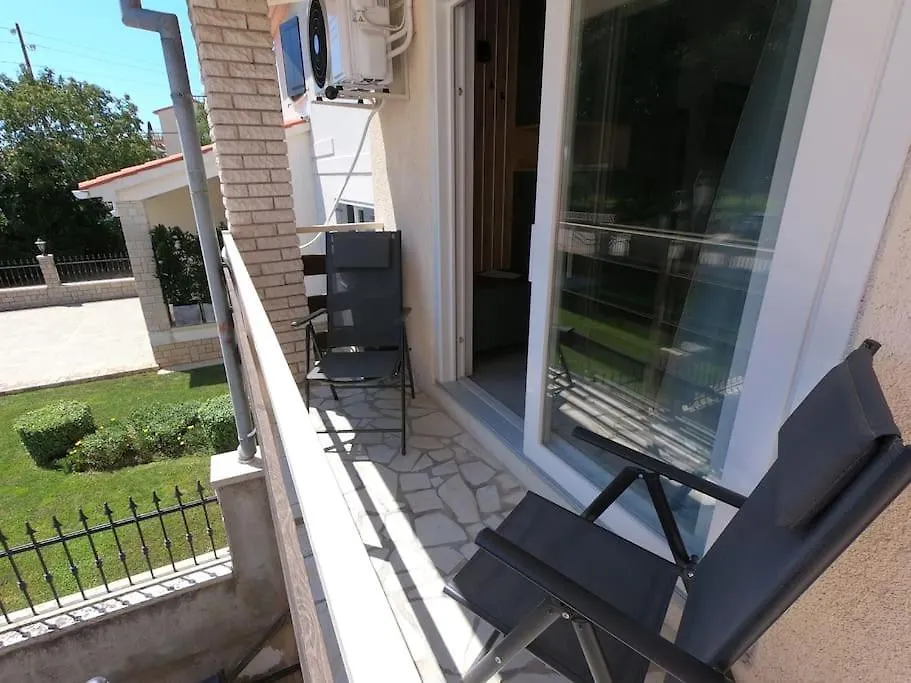 Fully Renovated Studio Apartment Pula Stinjan Near The Beach